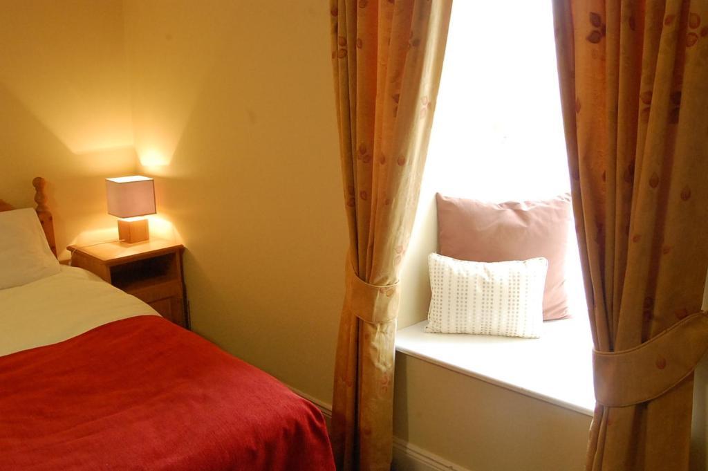 Grand Hotel Moate Room photo